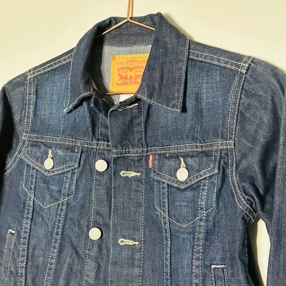 Levi’s Denim Dark Wash Jacket Two Pocket Front Button Up Jacket size Small - Picture 2 of 7